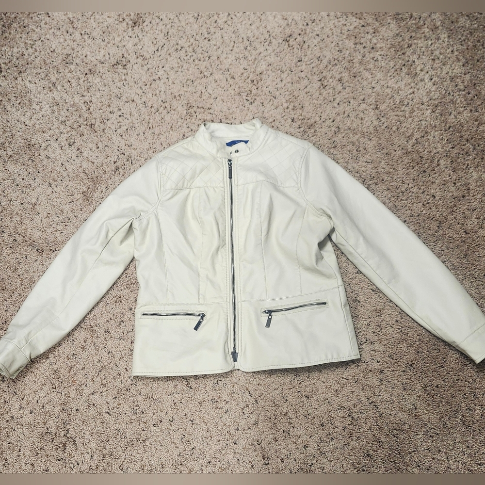 Apt. 9 Women’s Faux-Leather Jacket Cream Zip Front Quilted Shoulder Lined Size M